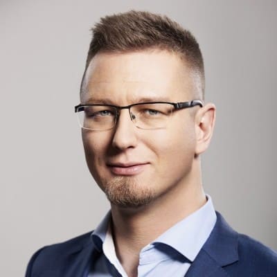 lekarz dentysta Bartłomiej Karaś 