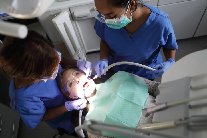 wszczepienie implantu